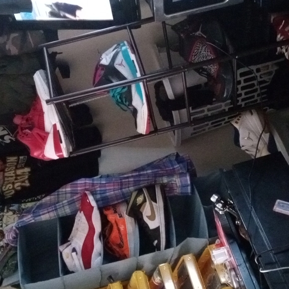 Meet your Posher, Deric - Picture 3 of 6